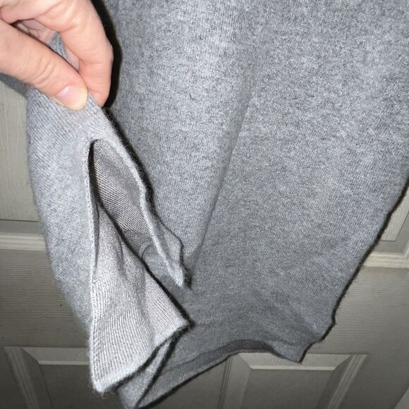 100% Velvet Mink‎ Sweater Dress Sz M Gray Long Sleeve Ornate Button Closure - Picture 5 of 11